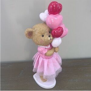 Viral Valentine’s Day bear